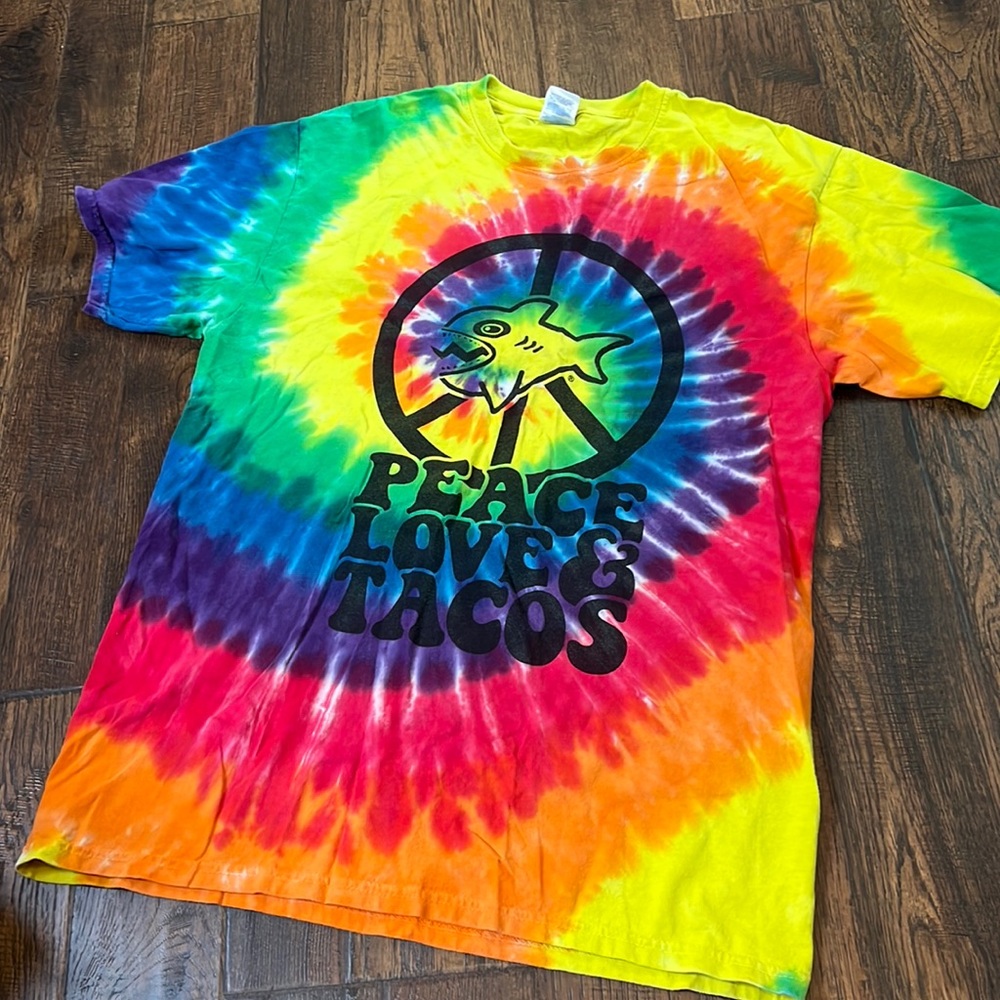 Fuzzys taco shop T-shirt